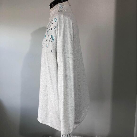 XL Hannah Sweater Aztec around neckline & Sleeve Ends Gray & Turquoise C3578 - Picture 2 of 5